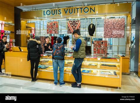 designer factory outlet store louis vuitton